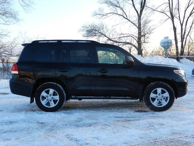 I want to sell 2011 Toyota Land Cruiser